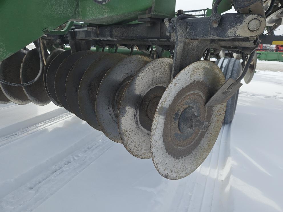 Image for 2005 John Deere 637