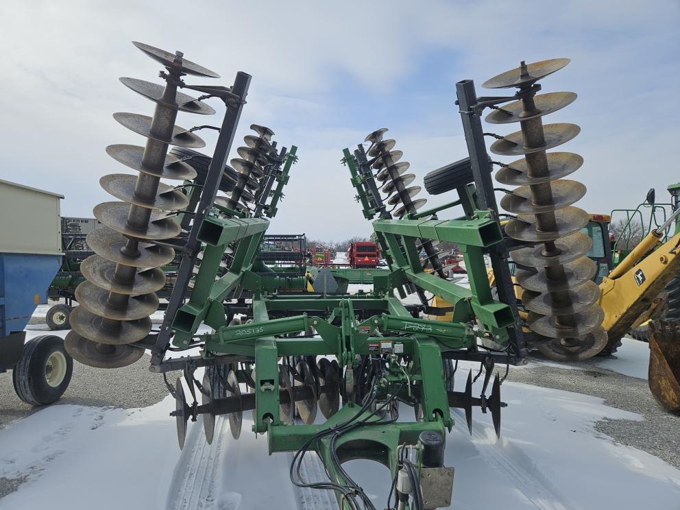 Image for 2005 John Deere 637