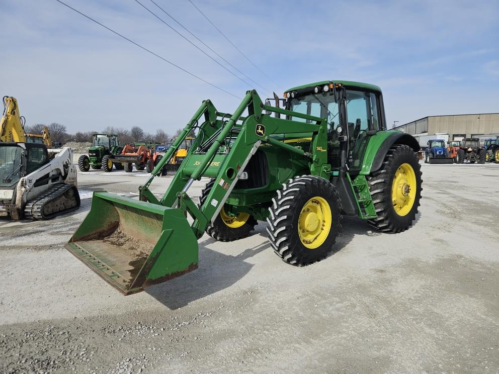 Image for 2003 John Deere 7420
