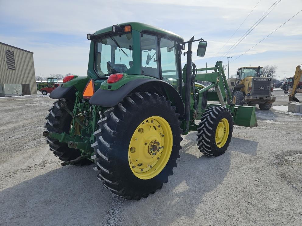 Image for 2003 John Deere 7420