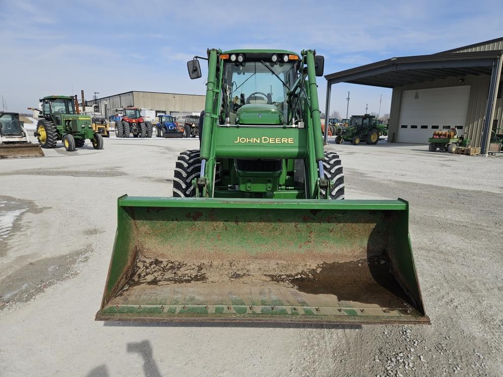 Image for 2003 John Deere 7420