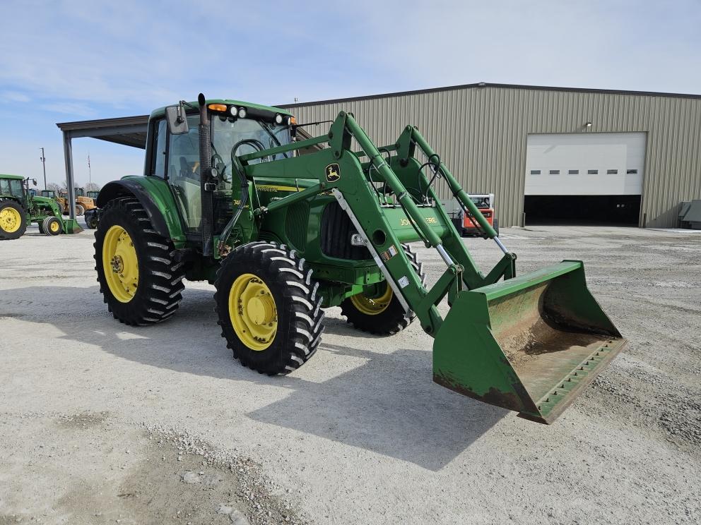 Image for 2003 John Deere 7420