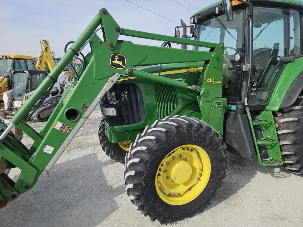 Image for 2003 John Deere 7420