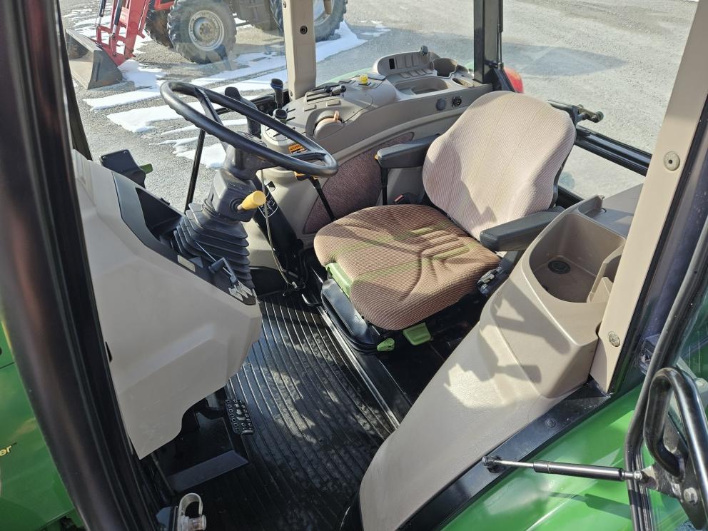 Image for 2013 John Deere 6115D