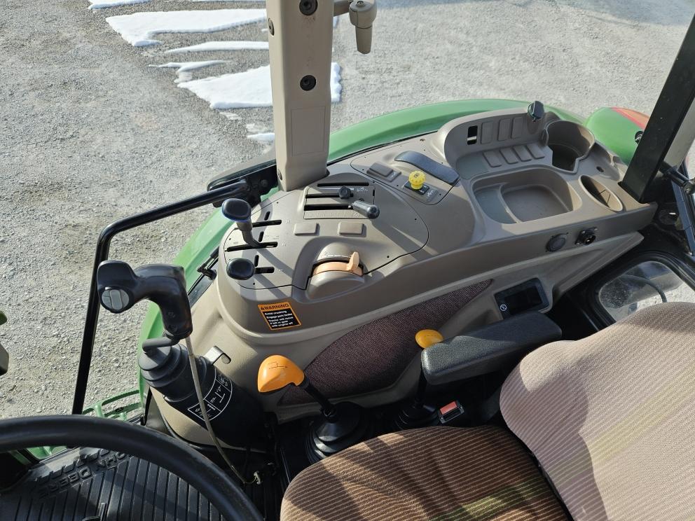 Image for 2013 John Deere 6115D