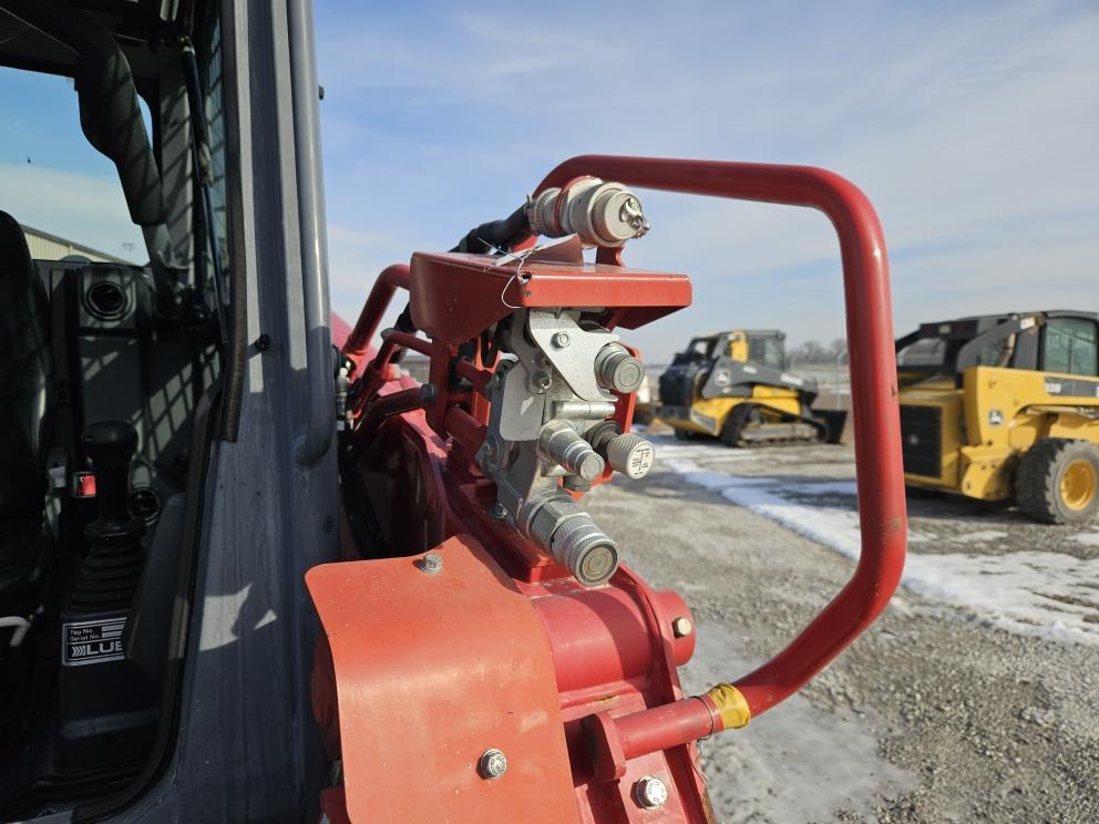 Image for 2022 Takeuchi TL12R-2