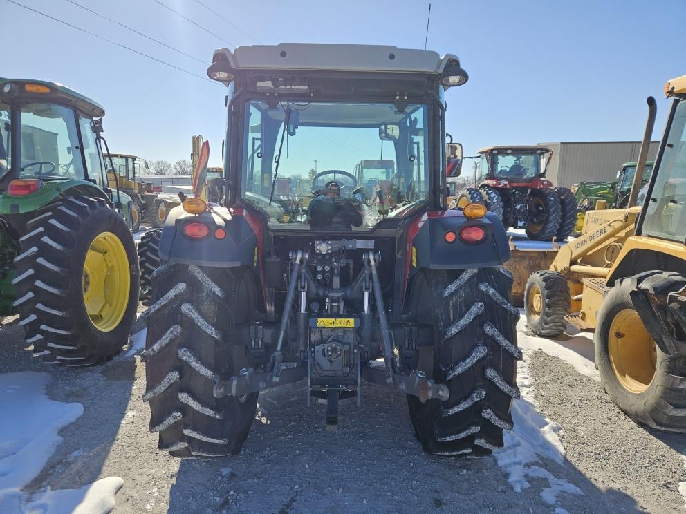 Image for 2017 Massey Ferguson 4710
