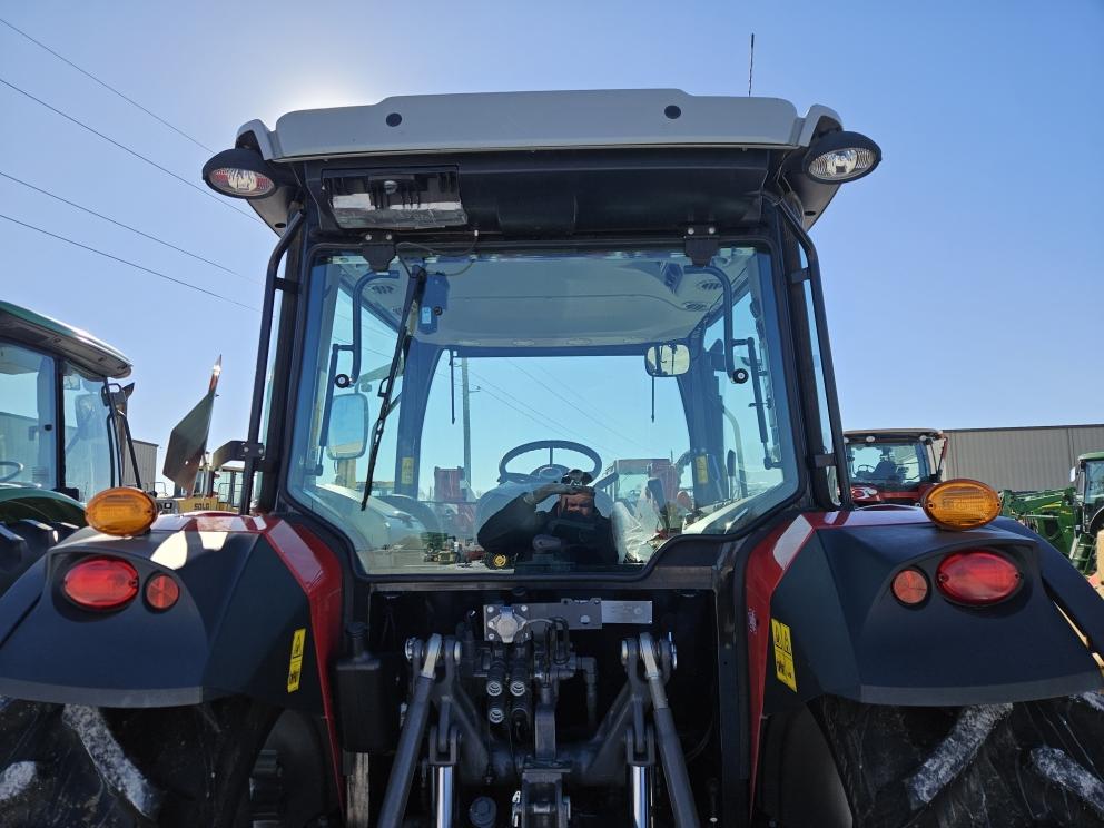 Image for 2017 Massey Ferguson 4710