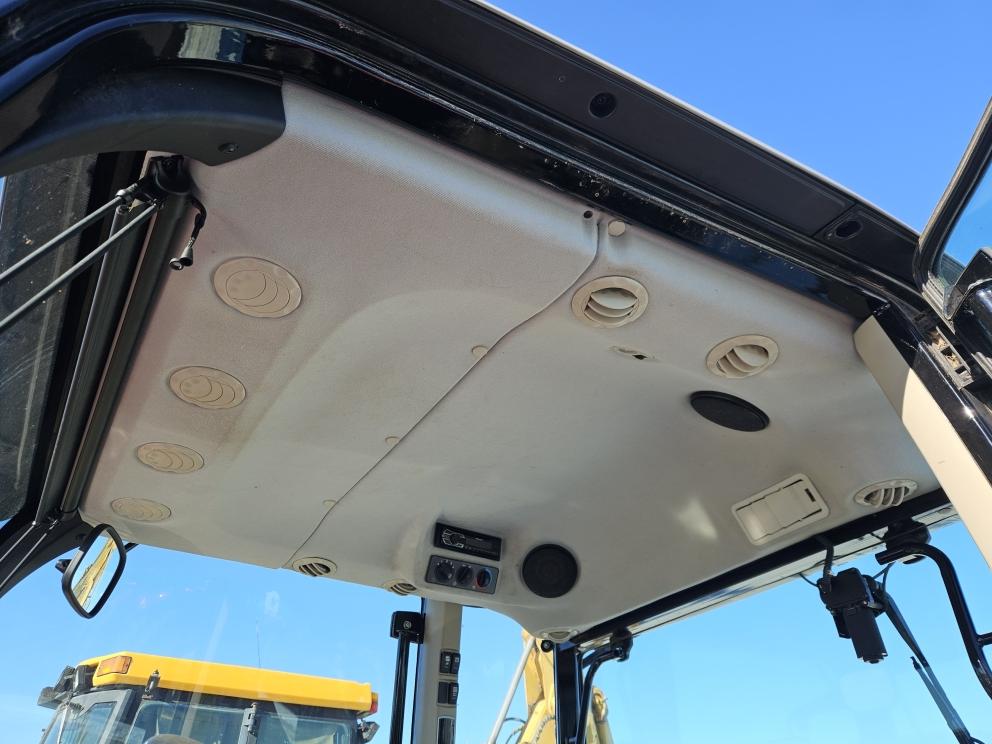 Image for 2017 Massey Ferguson 4710