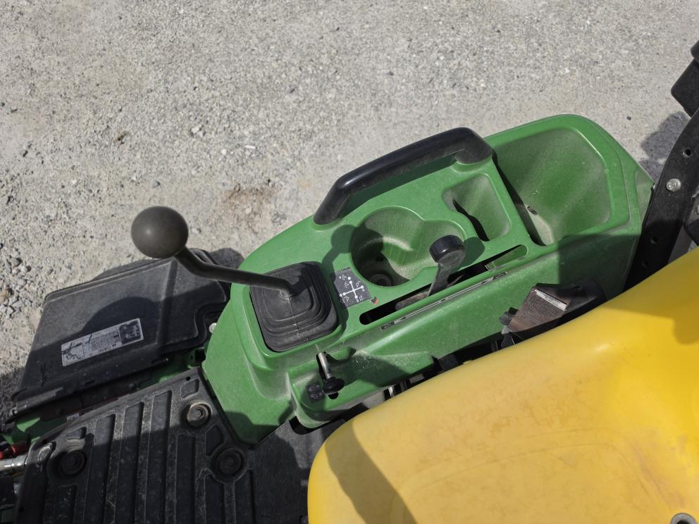 Image for 2018 John Deere 1023E
