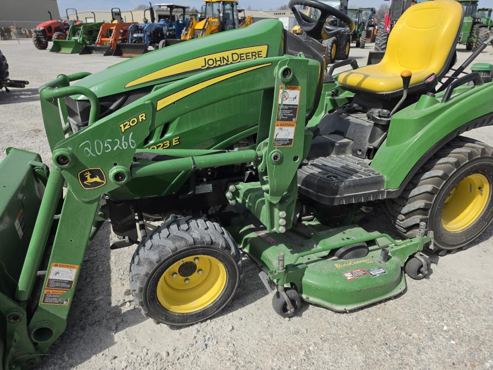 Image for 2018 John Deere 1023E