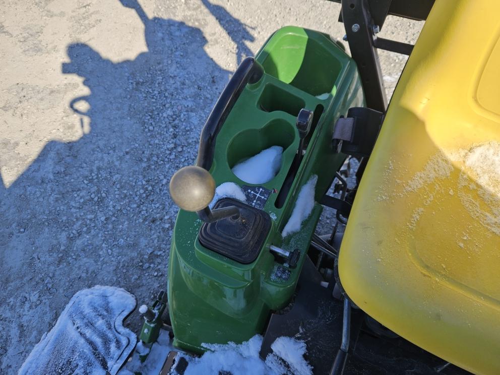 Image for 2018 John Deere 1023E