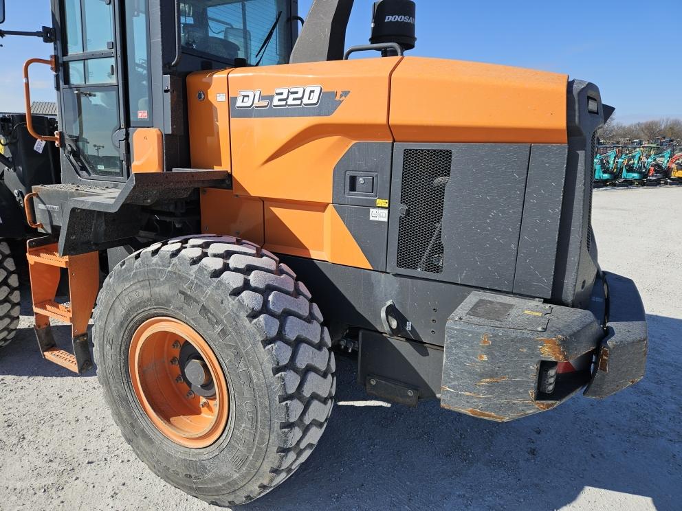 Image for 2023 Develon DL220-7