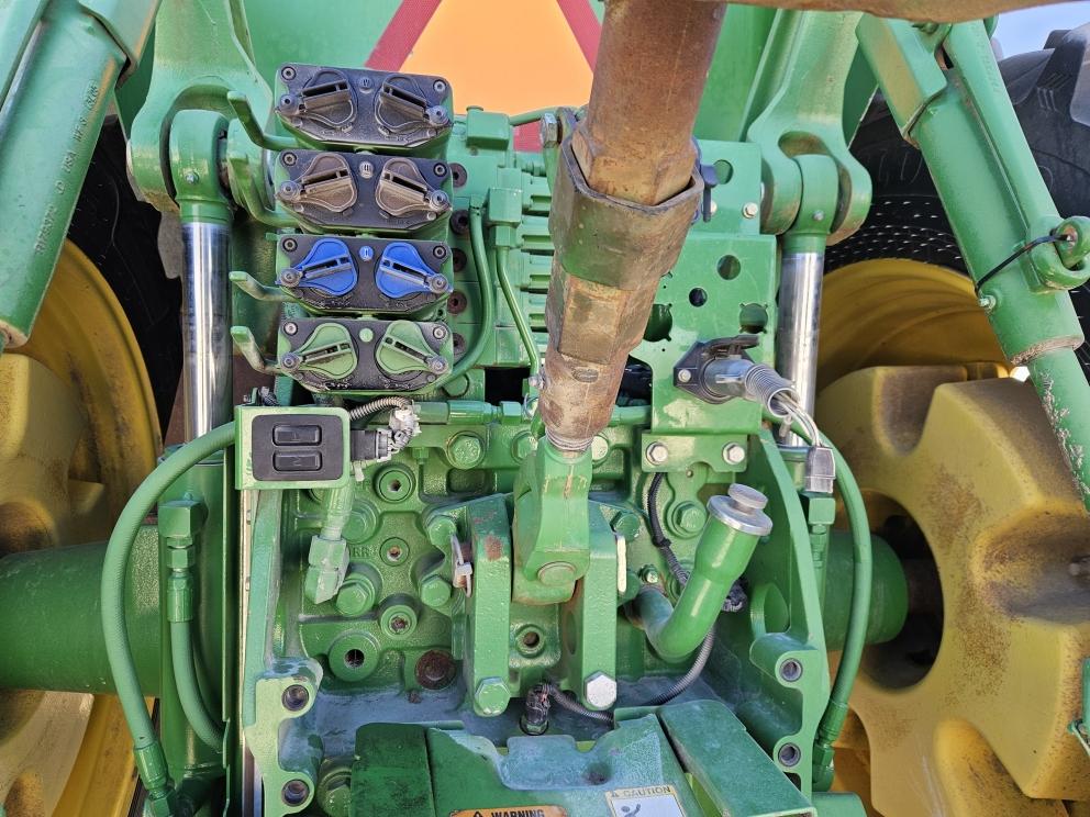 Image for 2014 John Deere 7210R