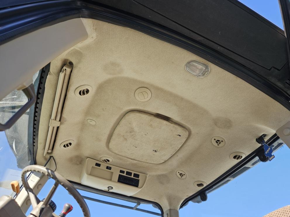 Image for 2014 John Deere 7210R