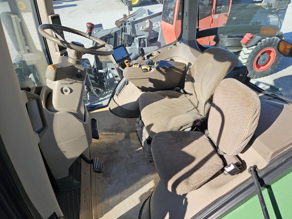 Image for 2014 John Deere 7210R