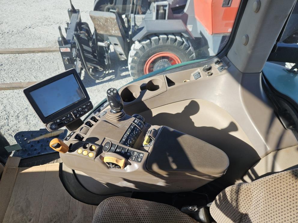 Image for 2014 John Deere 7210R