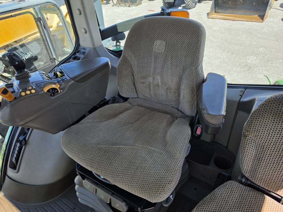 Image for 2014 John Deere 7210R