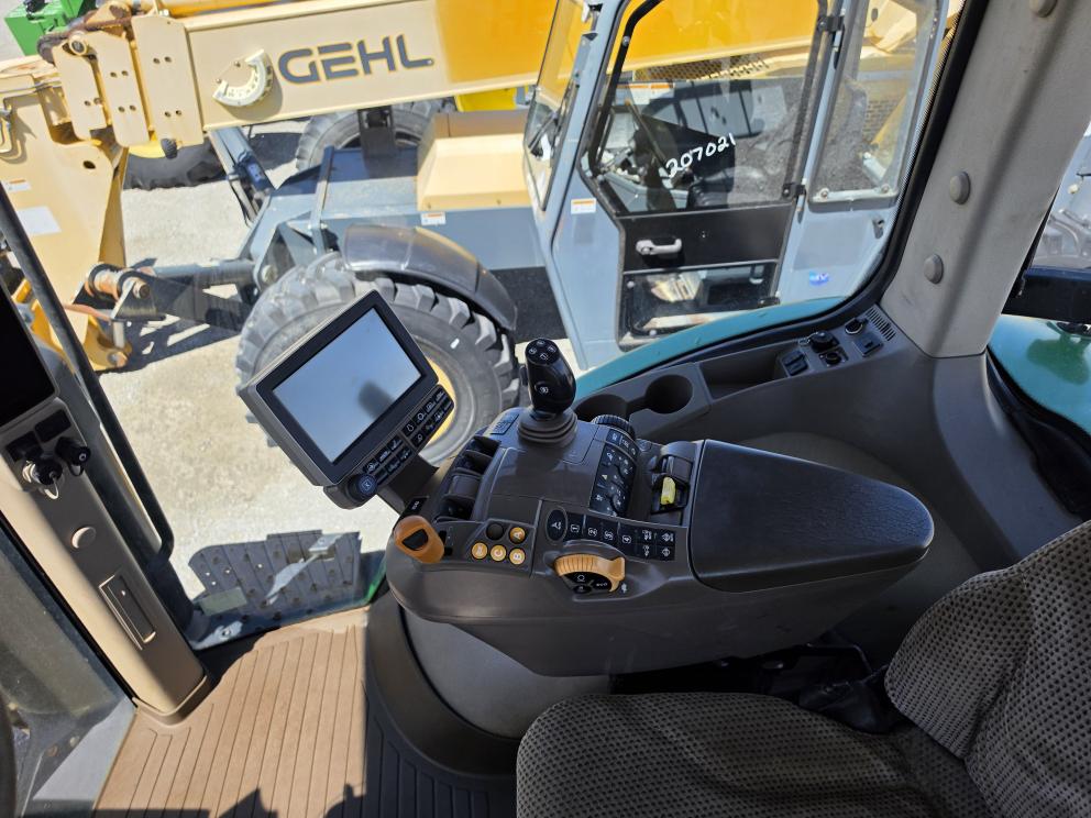Image for 2014 John Deere 7210R
