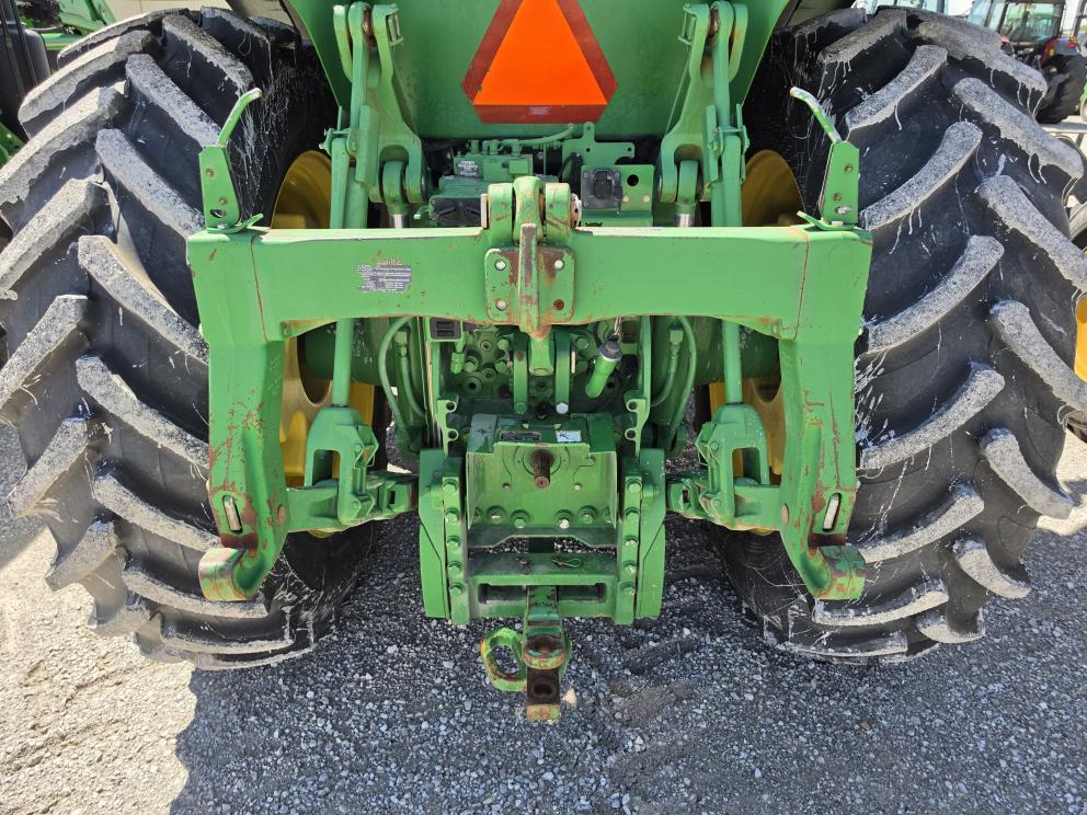 Image for 2014 John Deere 7210R