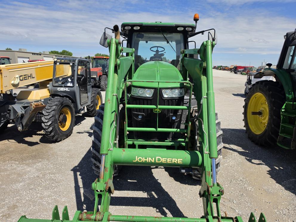 Image for 2014 John Deere 7210R