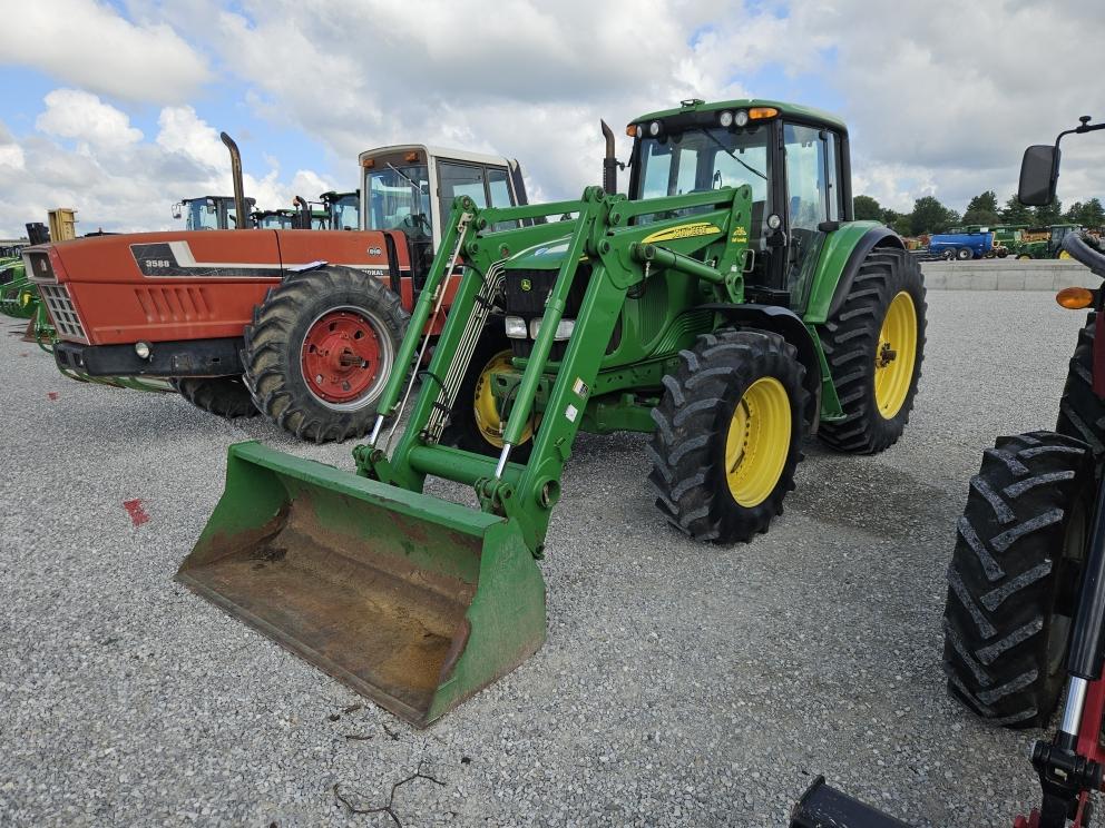 Image for 2006 John Deere 7520