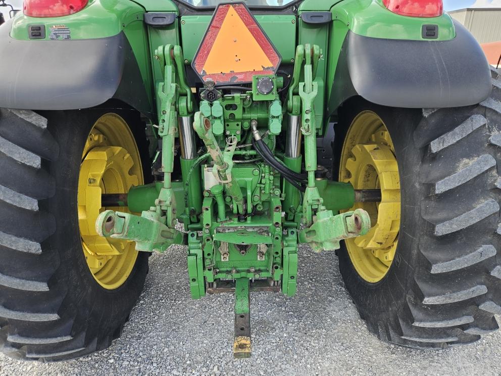 Image for 2006 John Deere 7520