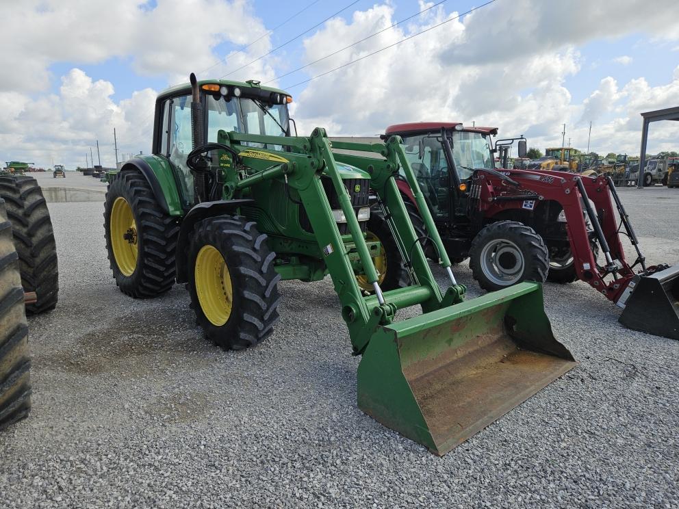 Image for 2006 John Deere 7520