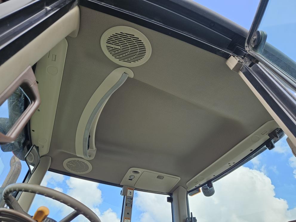 Image for 2006 John Deere 7520