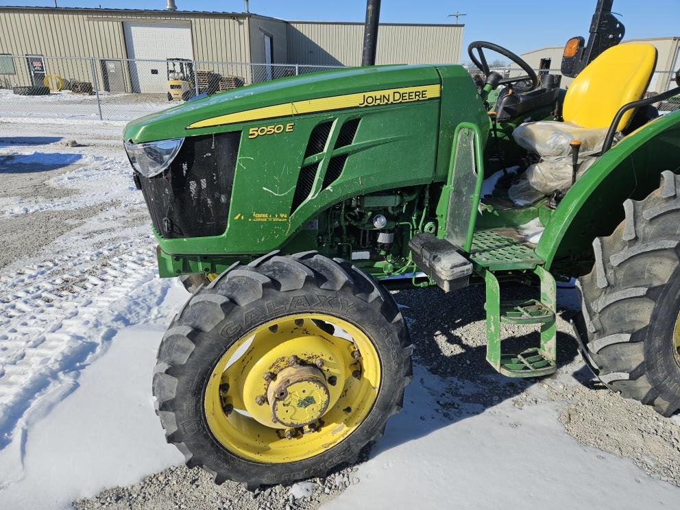 Image for 2023 John Deere 5050E