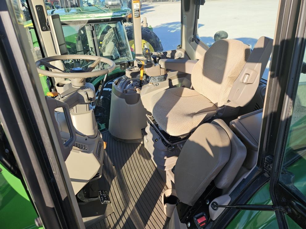 Image for 2024 John Deere 6175M