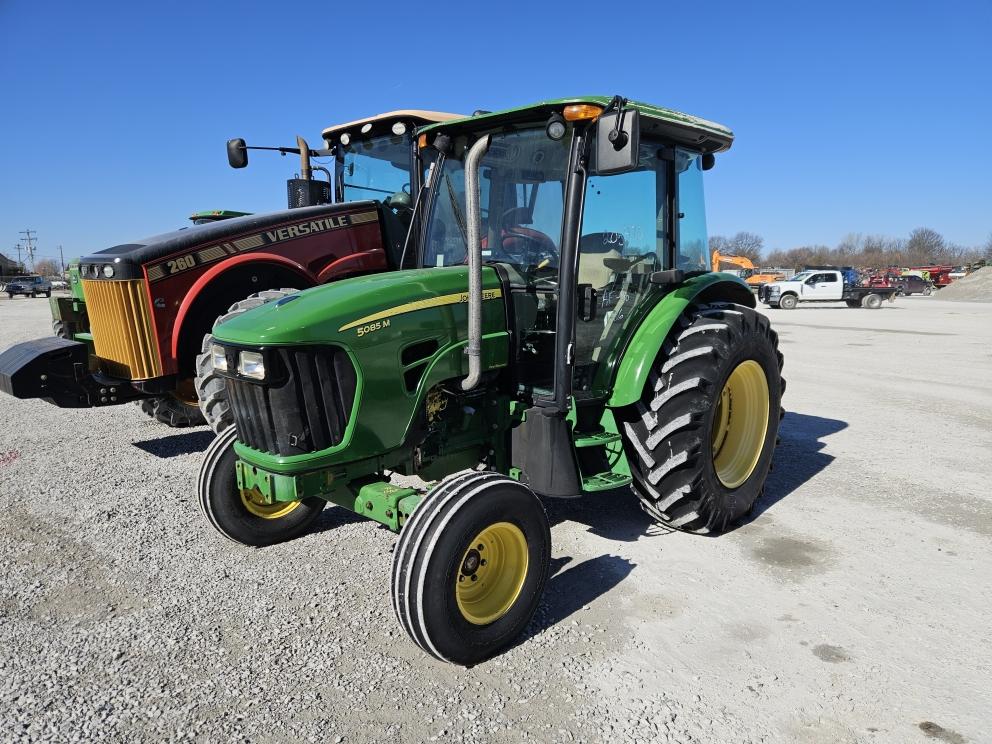 Image for 2011 John Deere 5085M