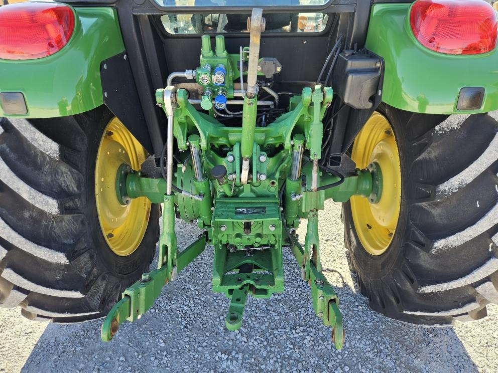 Image for 2011 John Deere 5085M