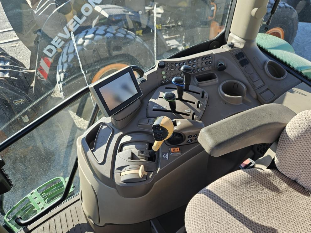 Image for 2017 John Deere 6130R