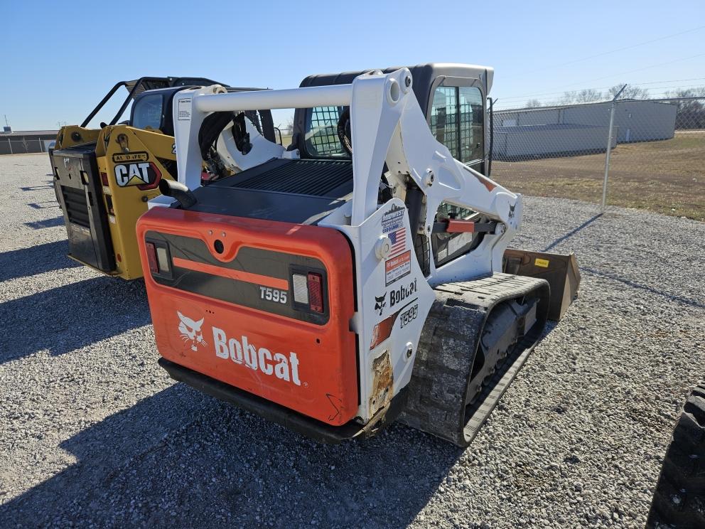 Image for 2019 Bobcat T595