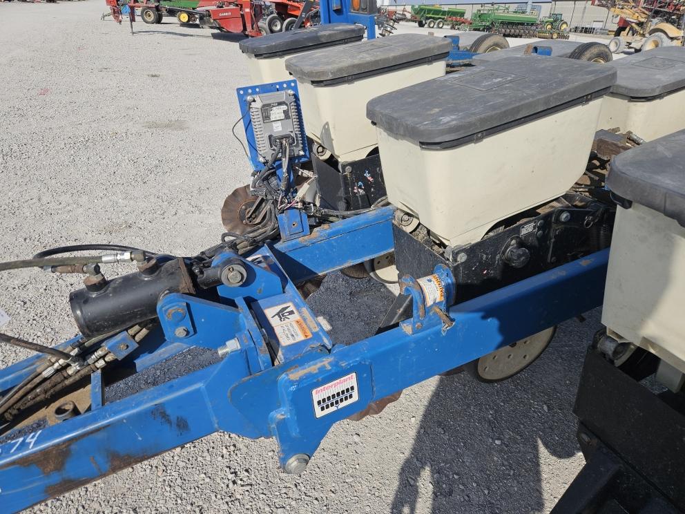 Image for 2004 Kinze 3000