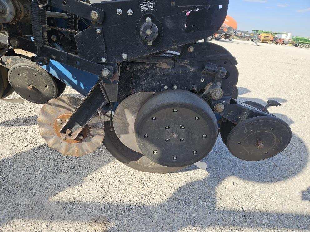 Image for 2004 Kinze 3000