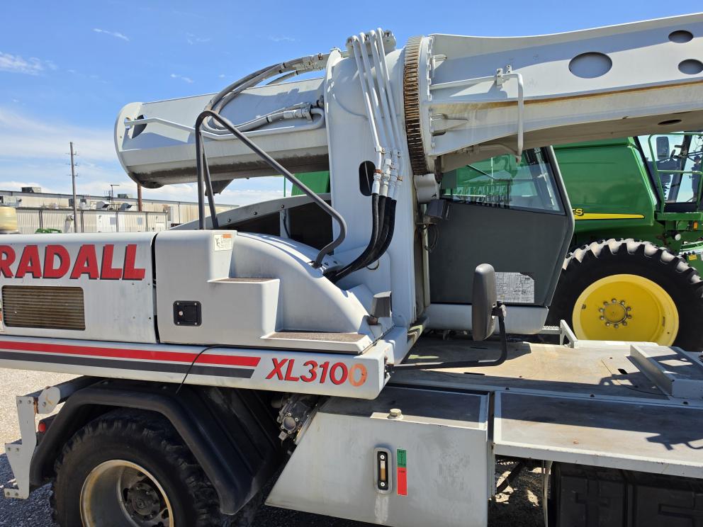 Image for 2002 Gradall XL3100