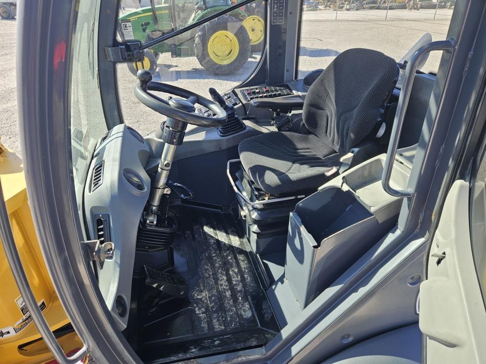 Image for 2013 John Deere 204K