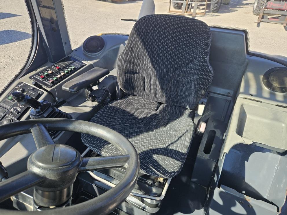 Image for 2013 John Deere 204K