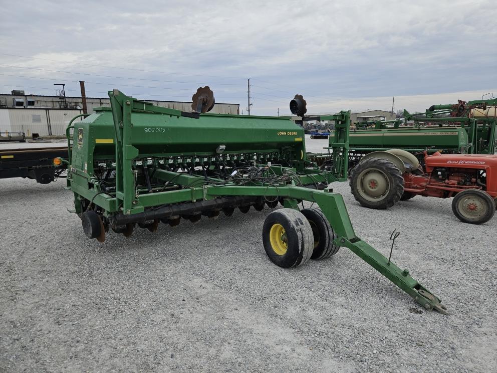 Image for 1999 John Deere 1560