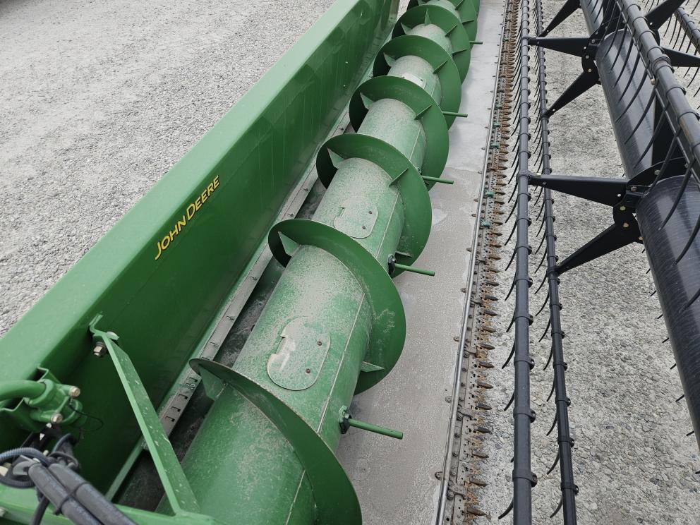 Image for 2010 John Deere 635F