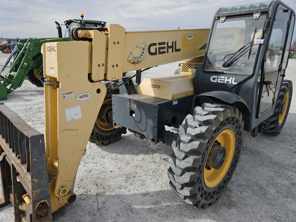 Image for 2015 Gehl RS6-42