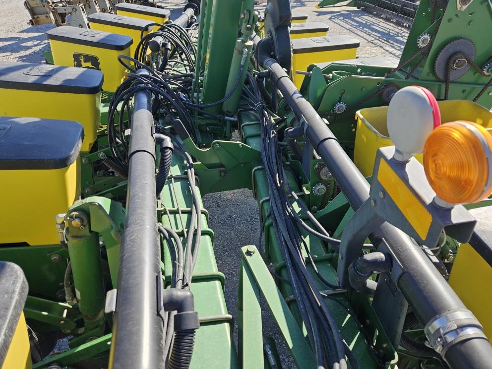 Image for 1997 John Deere 1760