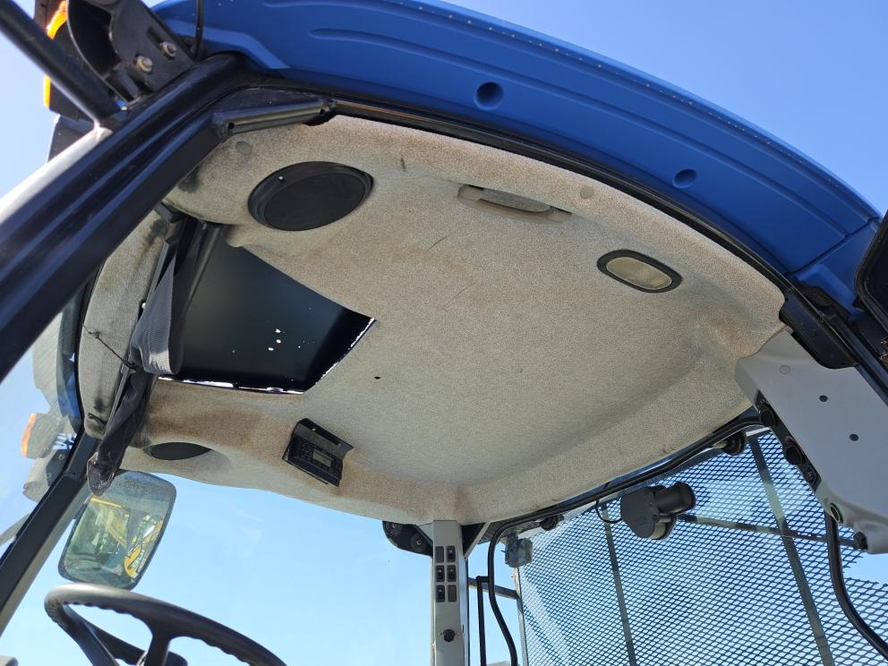 Image for 2010 New Holland T6030