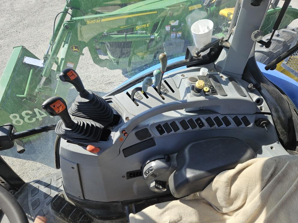 Image for 2010 New Holland T6030