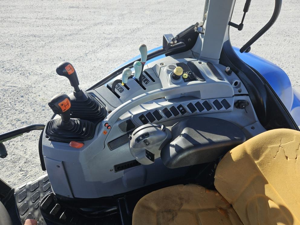 Image for 2010 New Holland T6030