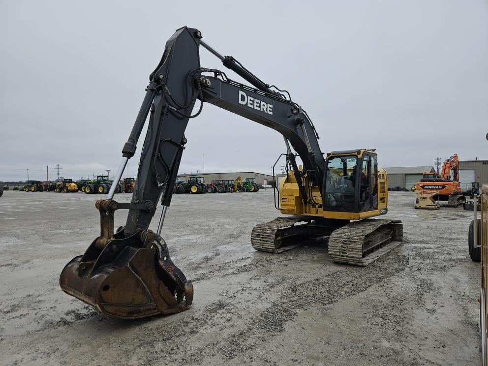 Image for 2018 John Deere 245G