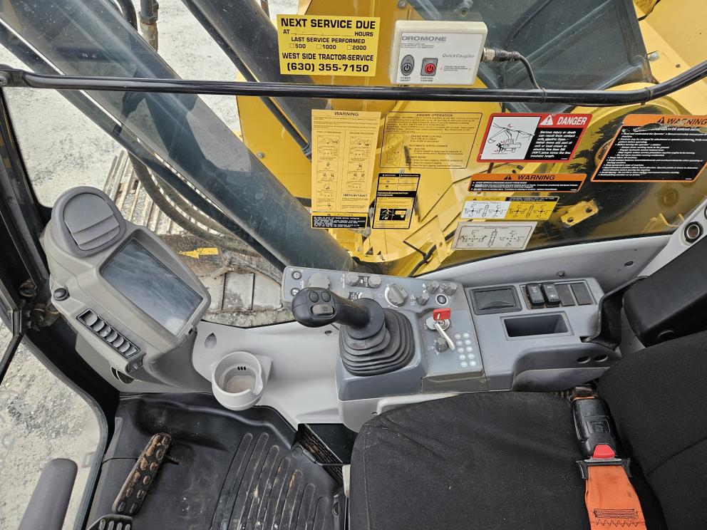 Image for 2018 John Deere 245G