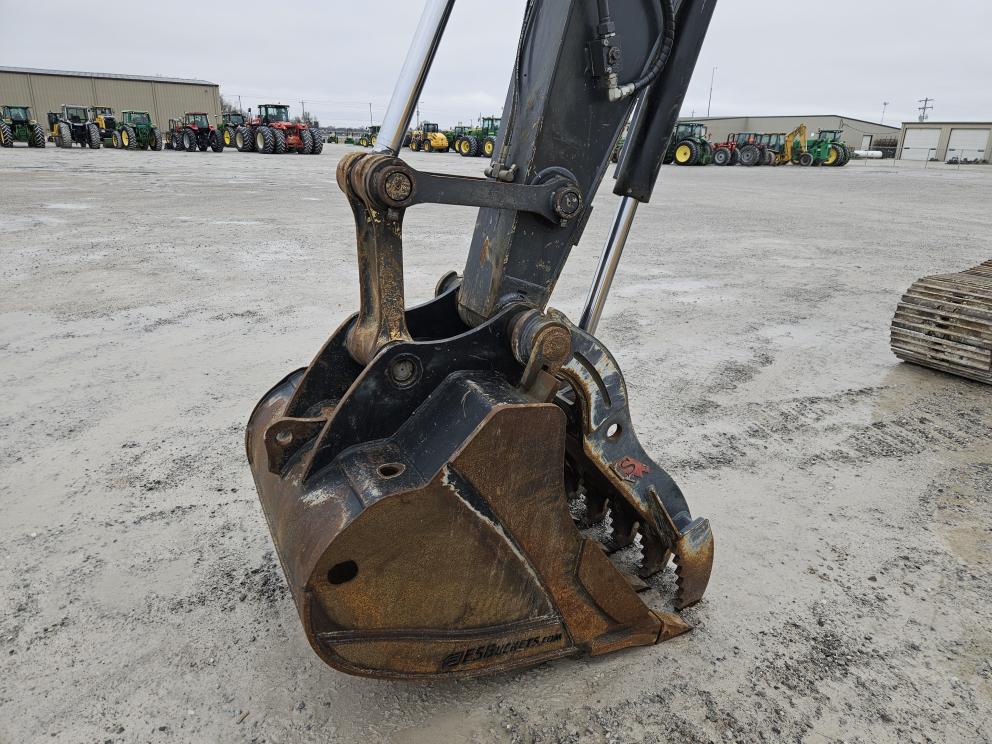 Image for 2018 John Deere 245G